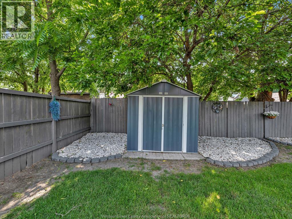 2575 MEIGHEN ROAD - 26