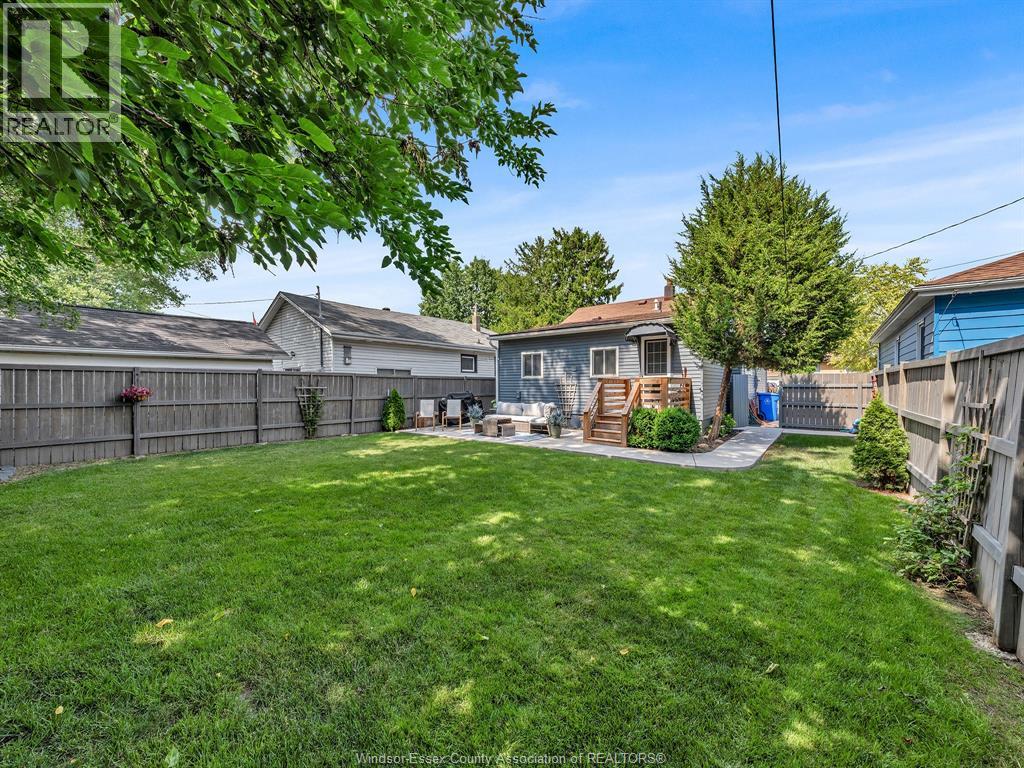 2575 MEIGHEN ROAD - 27