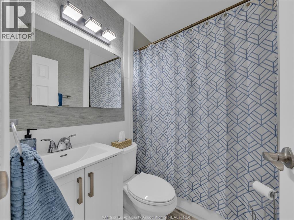 2575 MEIGHEN ROAD - 15