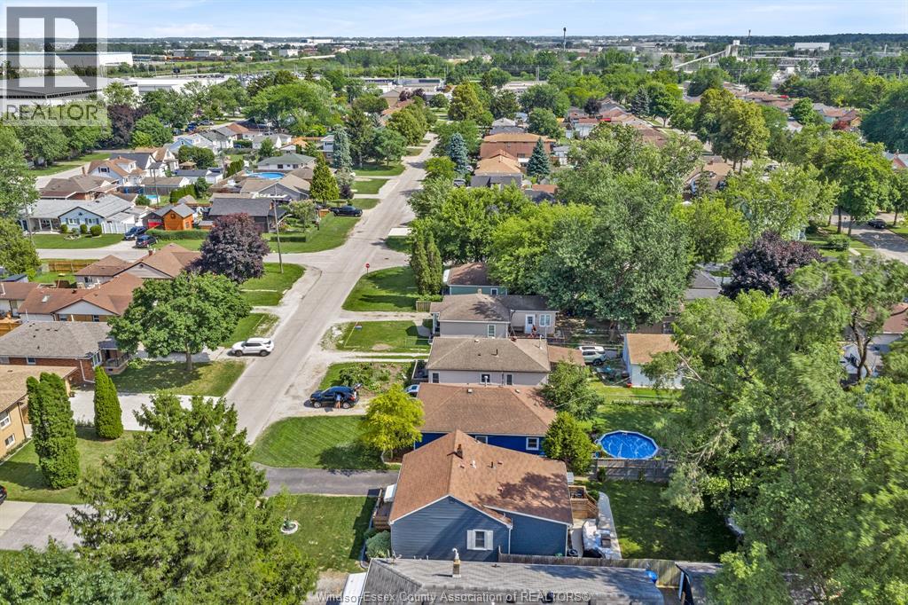 2575 MEIGHEN ROAD - 33