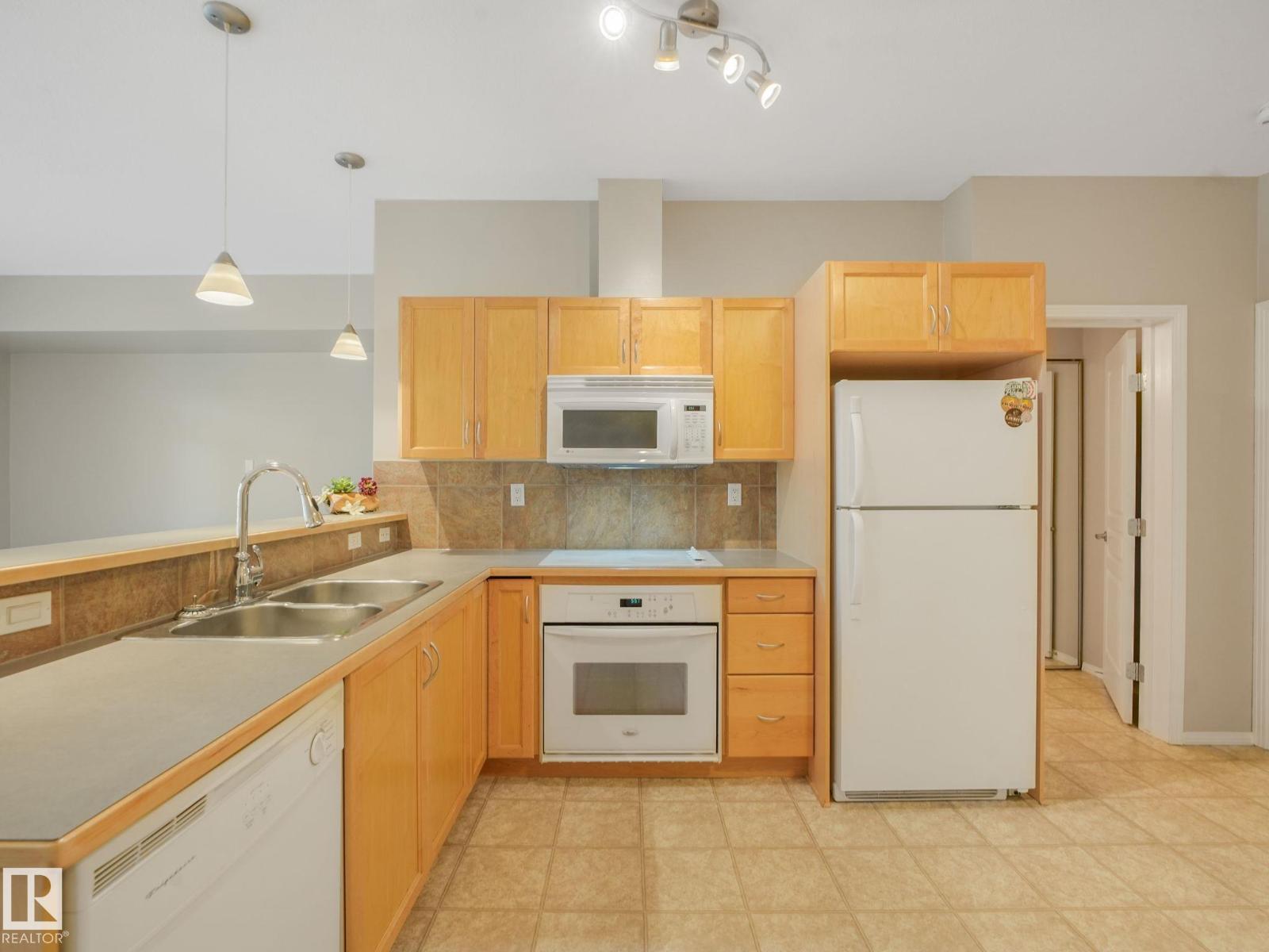 #150 4827 104A ST NW - 9