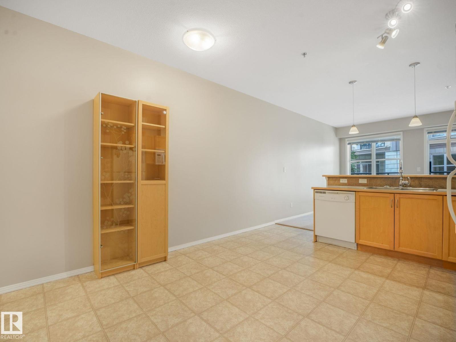 #150 4827 104A ST NW - 8
