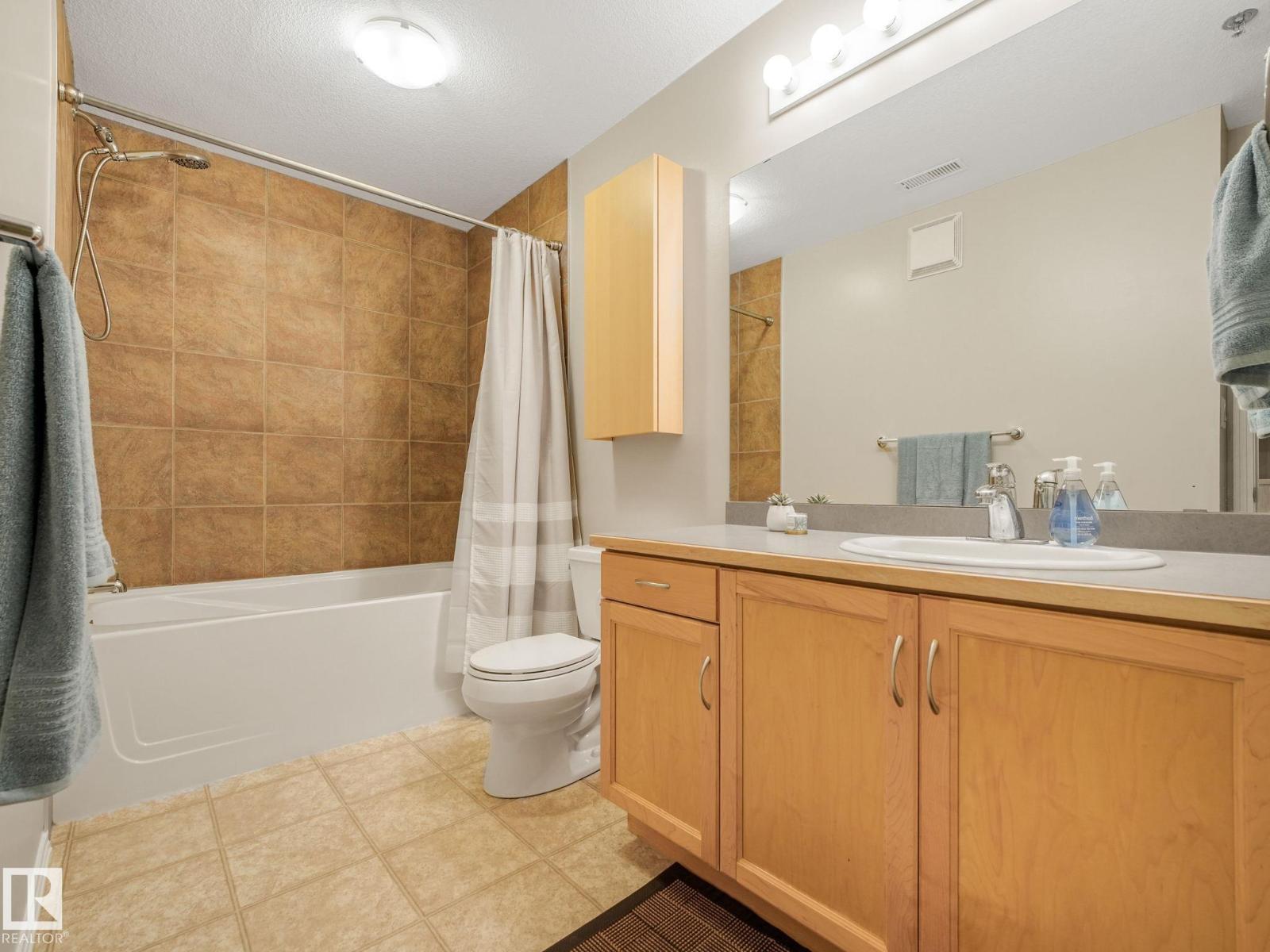 #150 4827 104A ST NW - 18