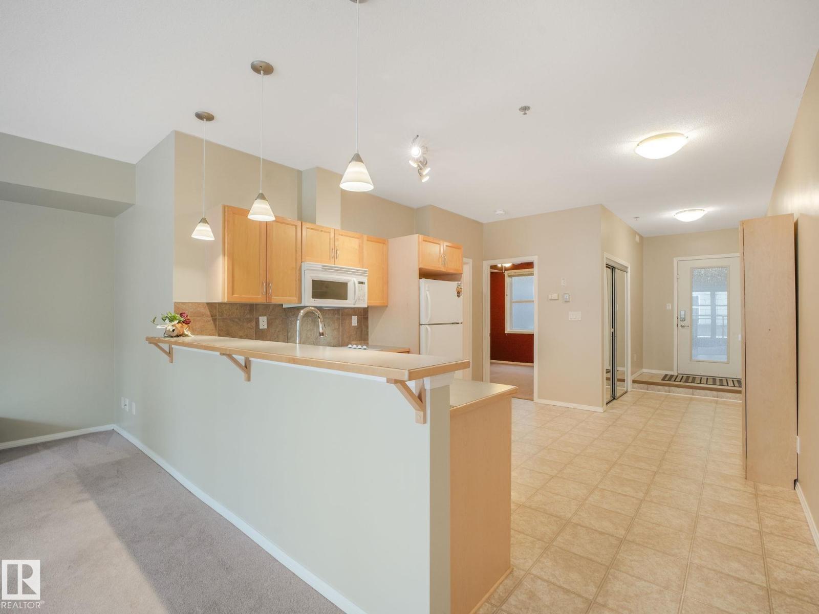 #150 4827 104A ST NW - 11