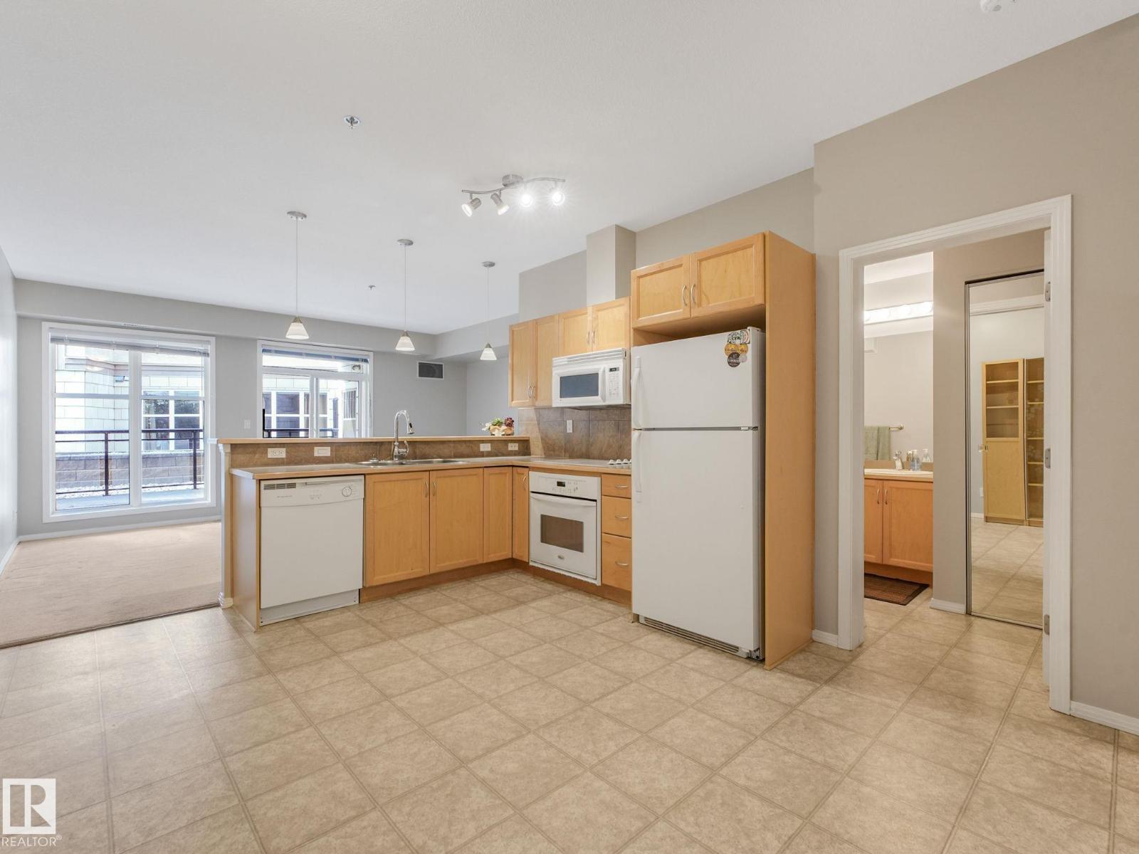 #150 4827 104A ST NW - 6