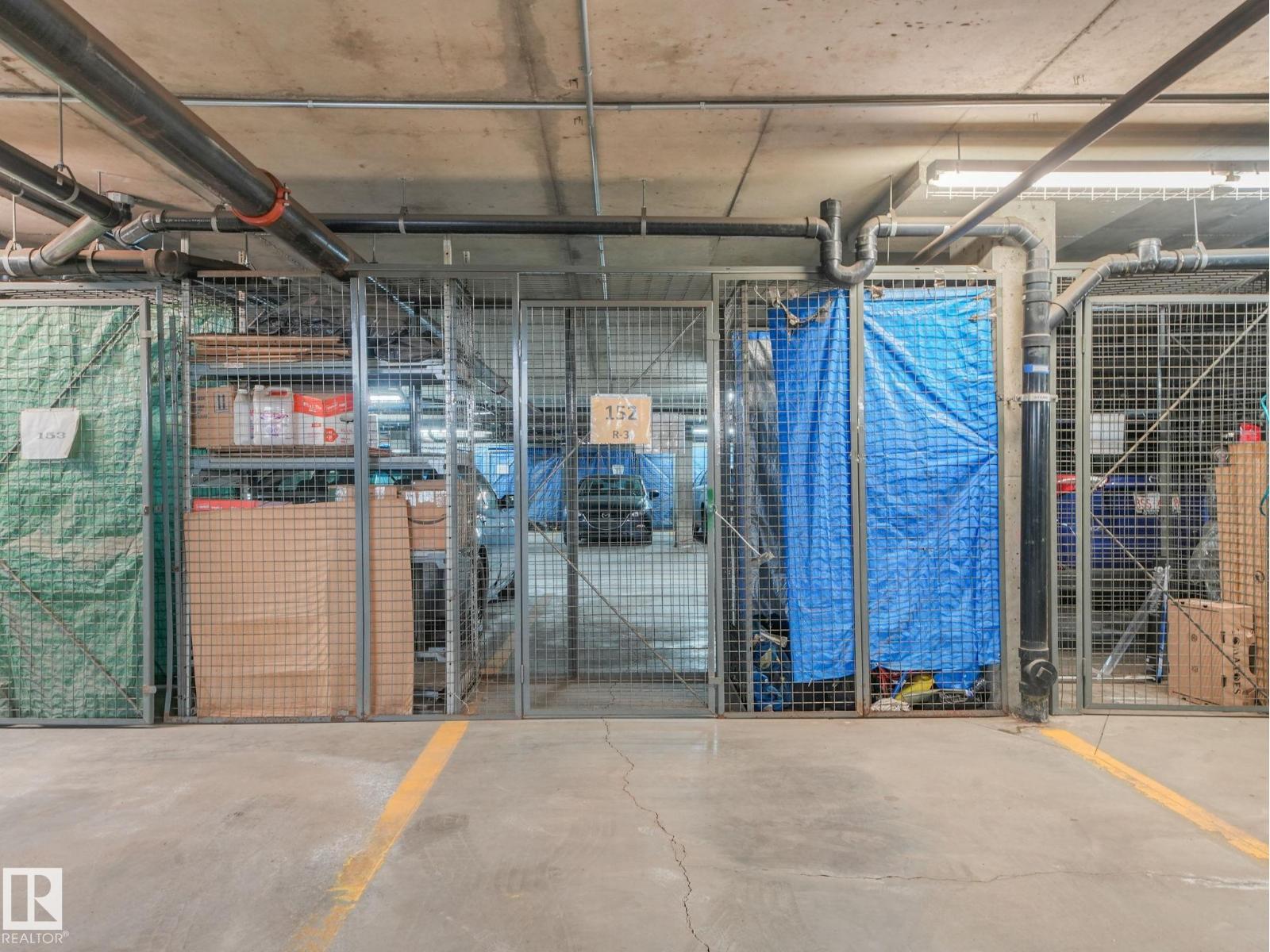 #150 4827 104A ST NW - 31