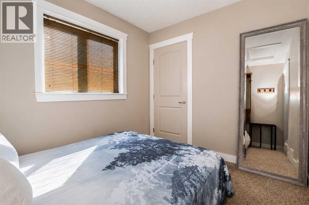 11293 76 Avenue - 14