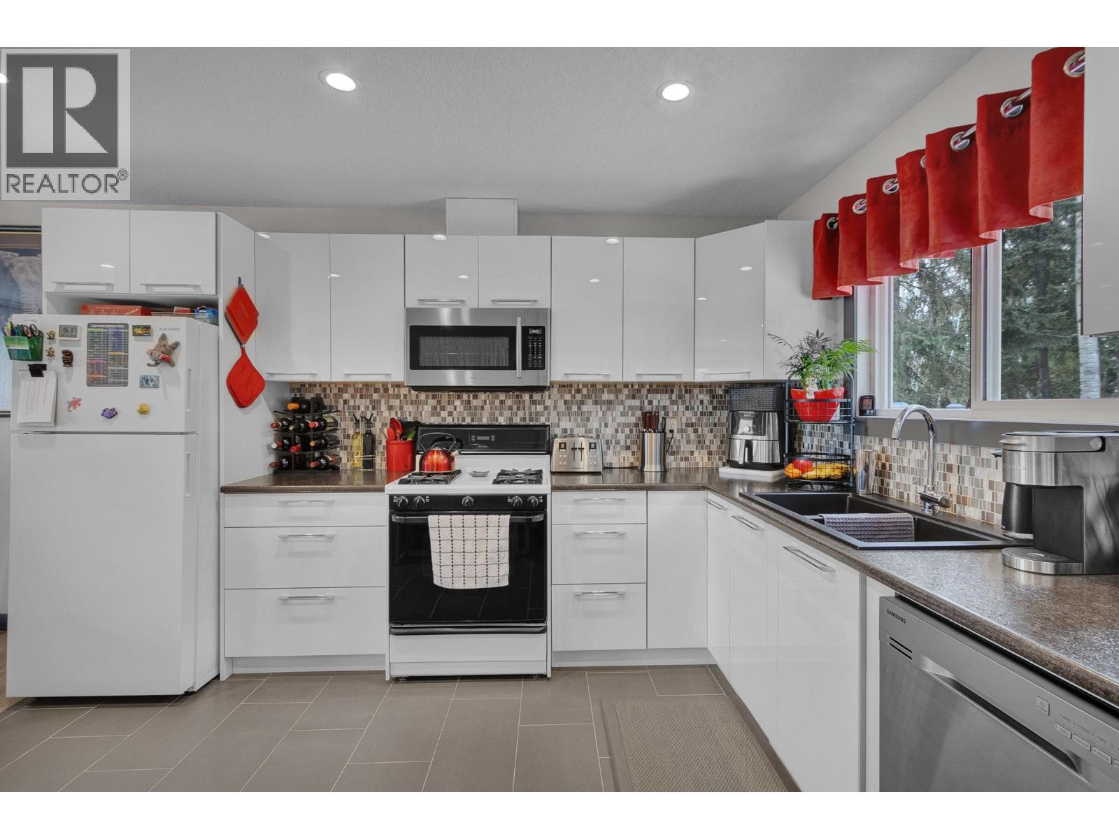 1601 PEARSON AVENUE - 15
