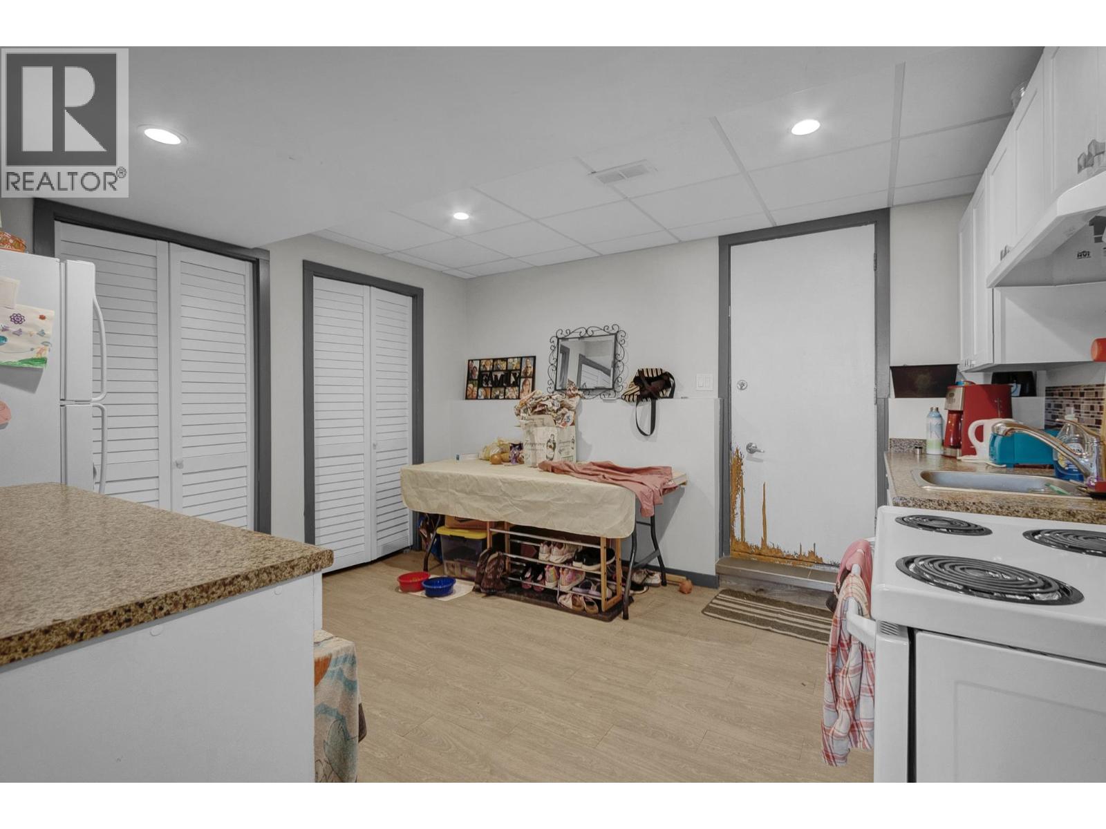 1601 PEARSON AVENUE - 24