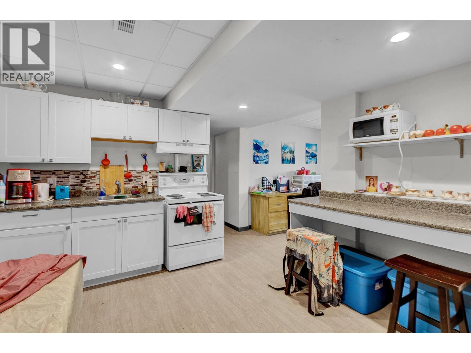 1601 PEARSON AVENUE - 25