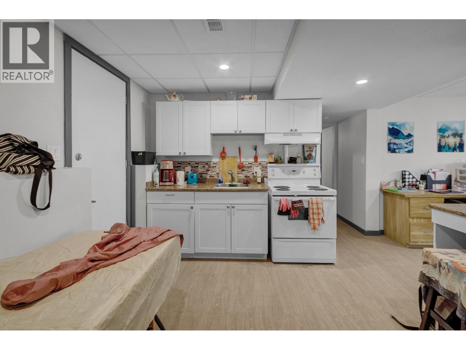 1601 PEARSON AVENUE - 26
