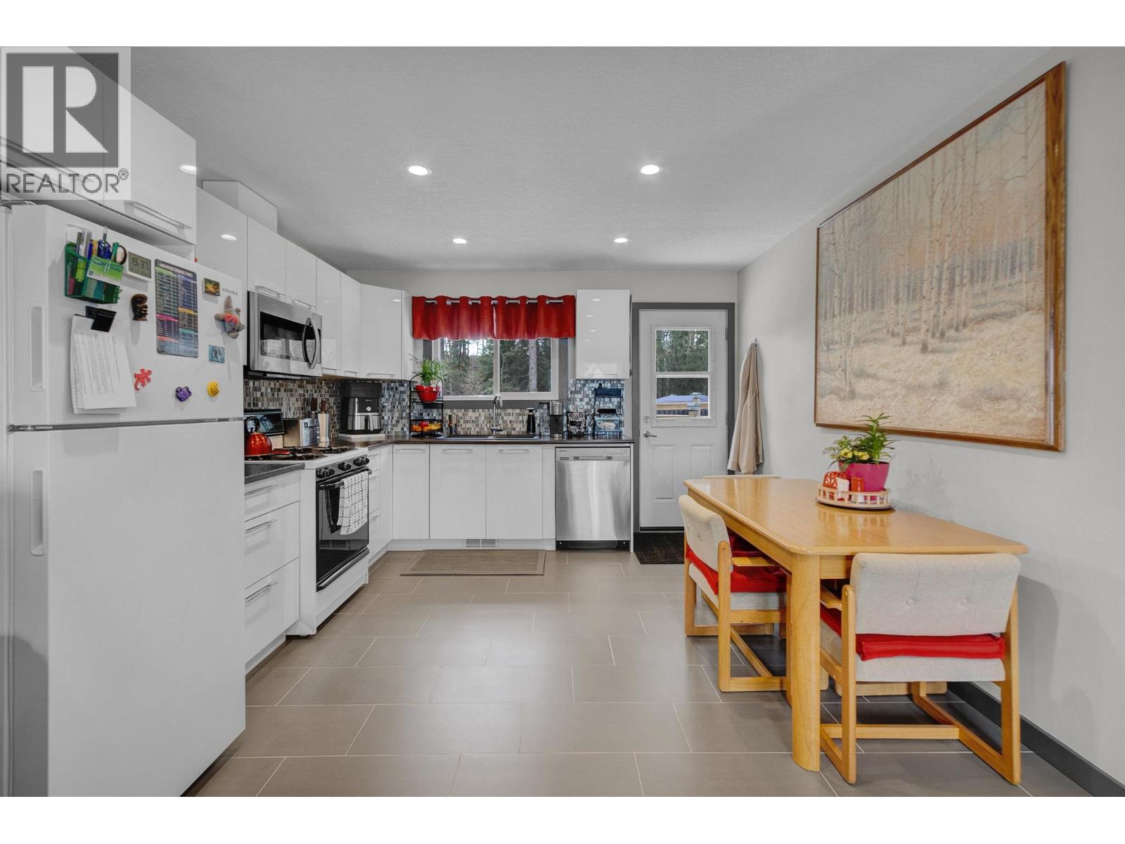 1601 PEARSON AVENUE - 8