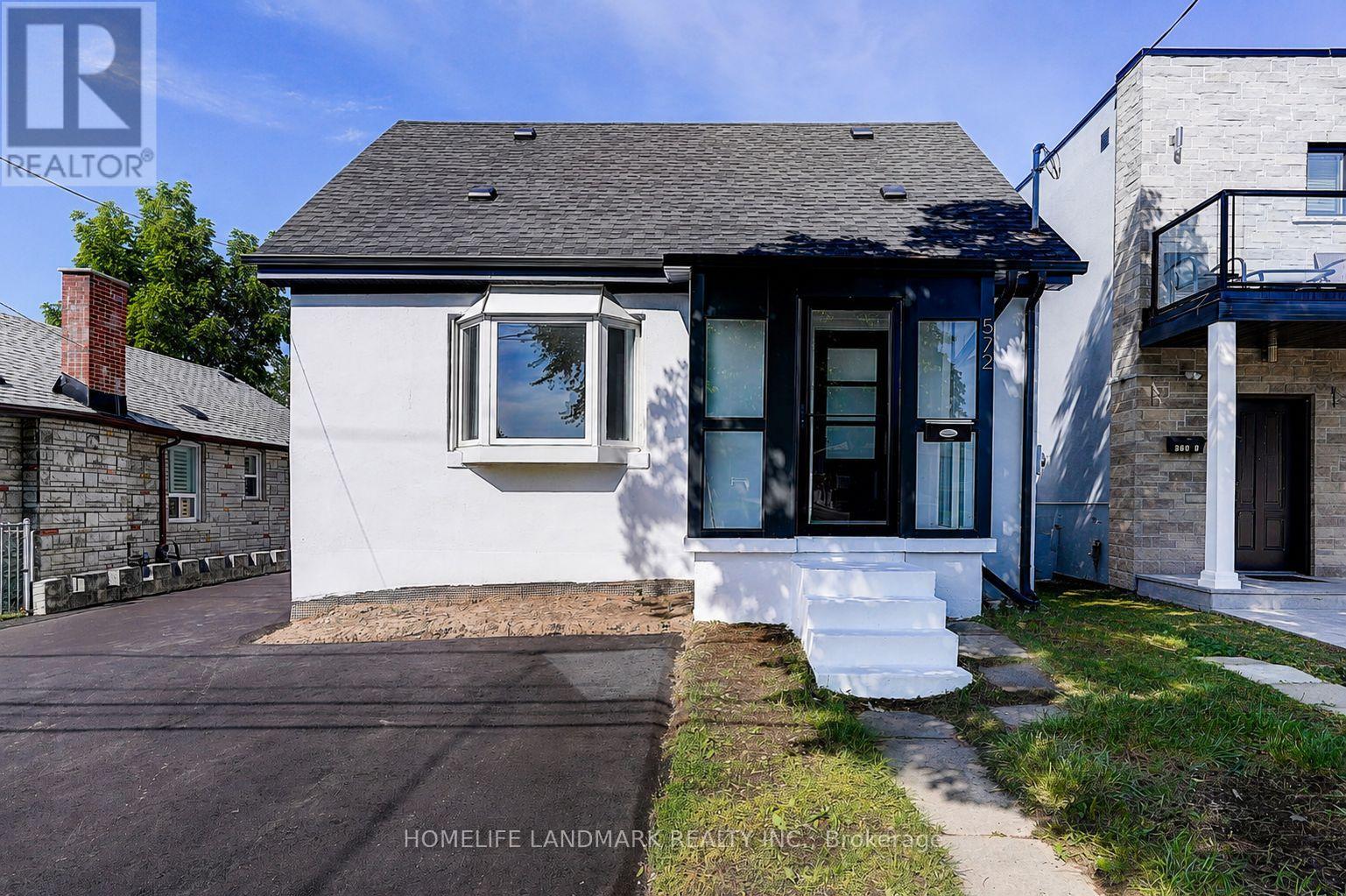 572 PHARMACY AVENUE - 44