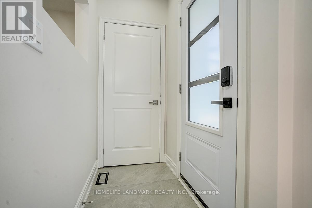 572 PHARMACY AVENUE - 47
