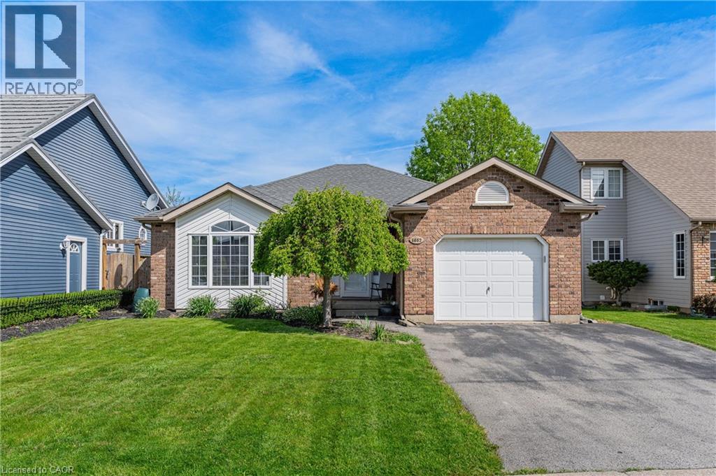 1052 VANSICKLE Road N - 1