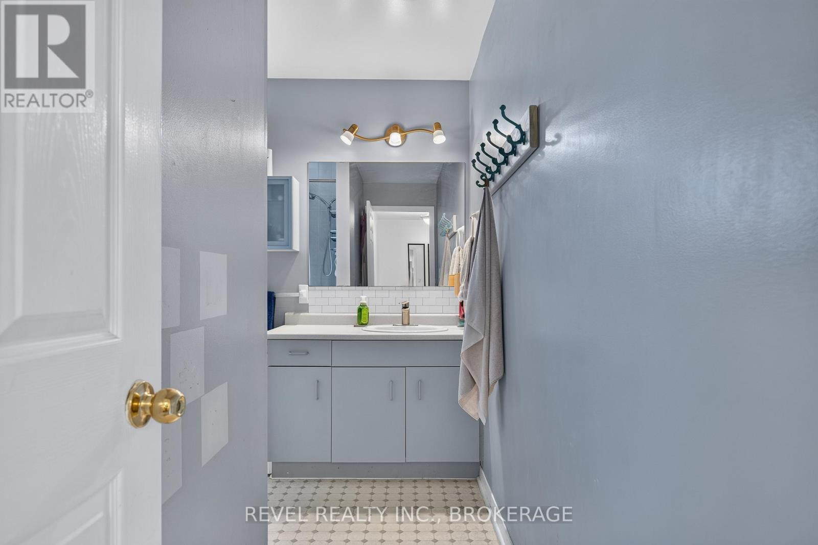 62 BARKER DRIVE - 26