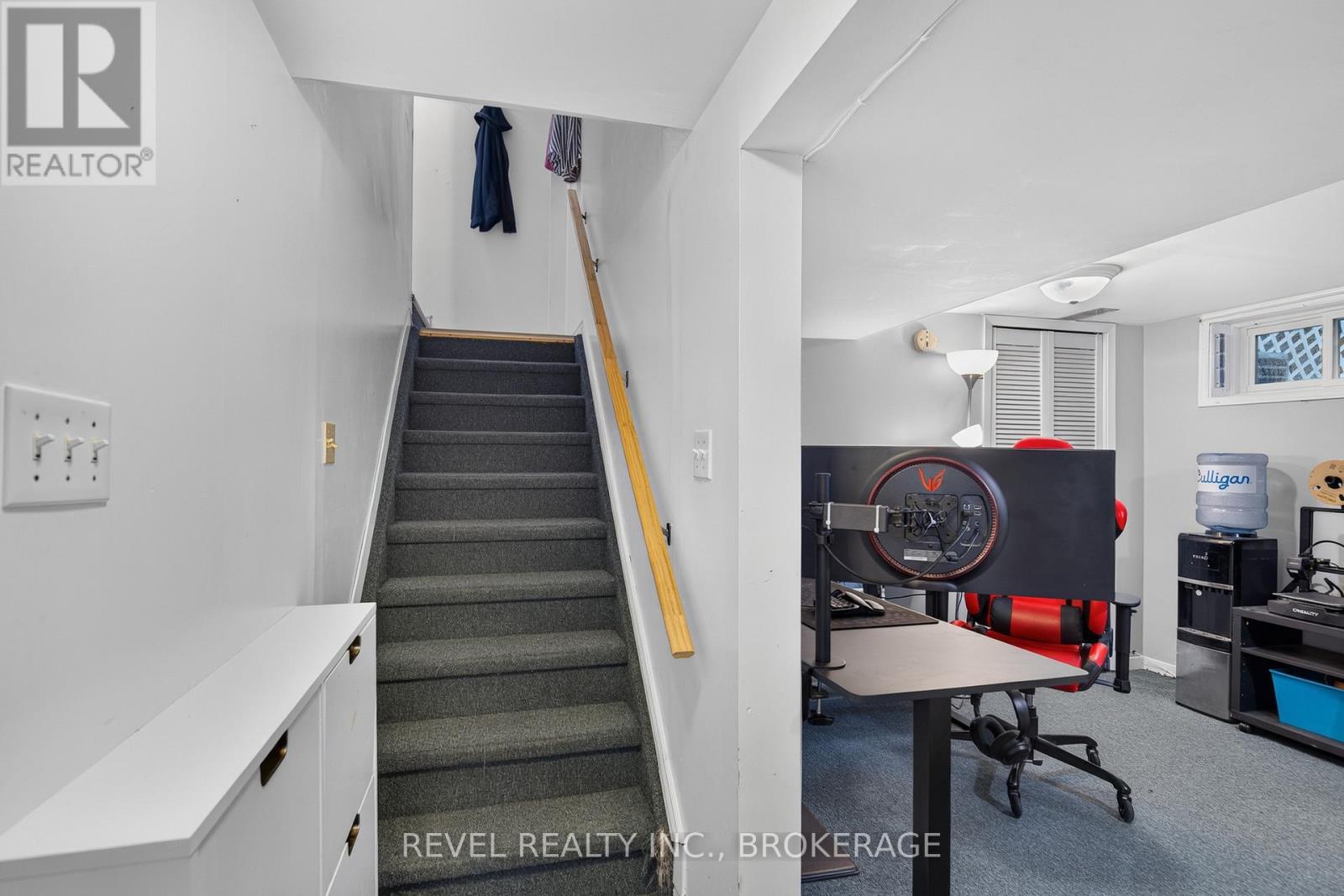 62 BARKER DRIVE - 32