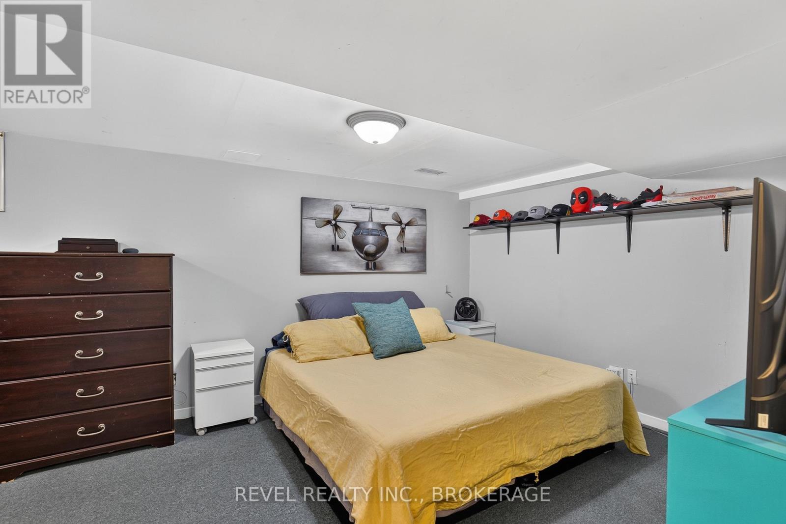 62 BARKER DRIVE - 33