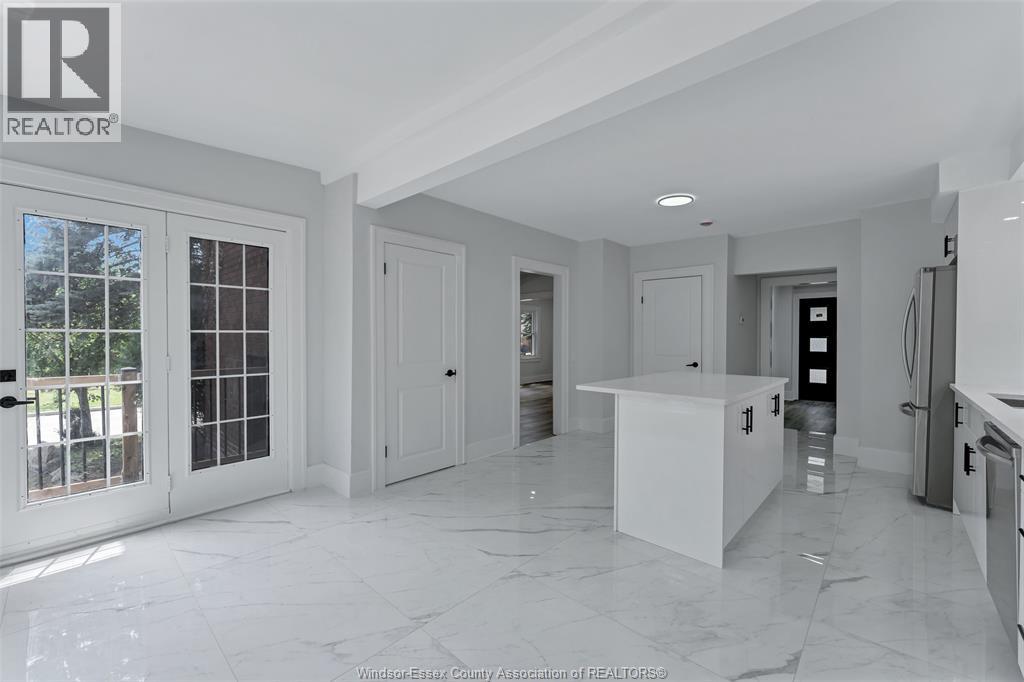 2390 PRINCESS AVENUE - 15