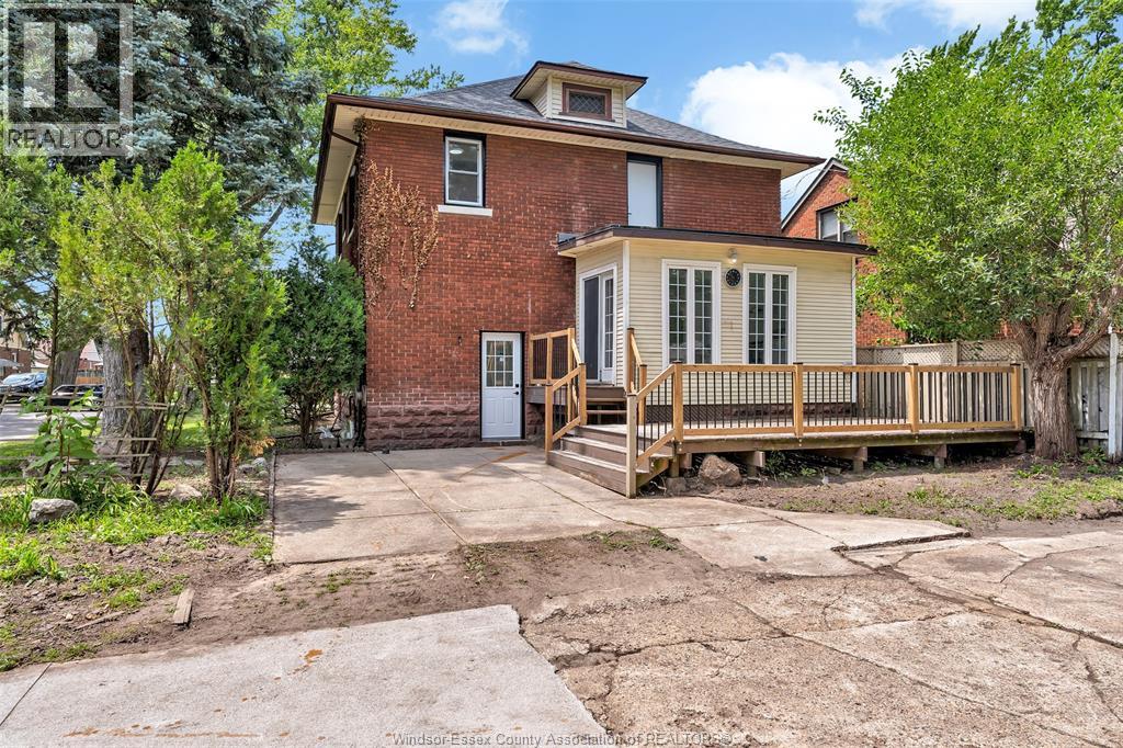 2390 PRINCESS AVENUE - 4