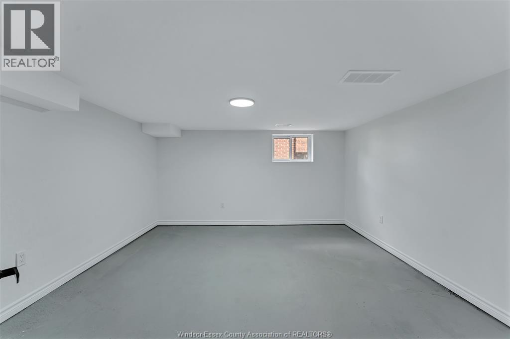 2390 PRINCESS AVENUE - 29