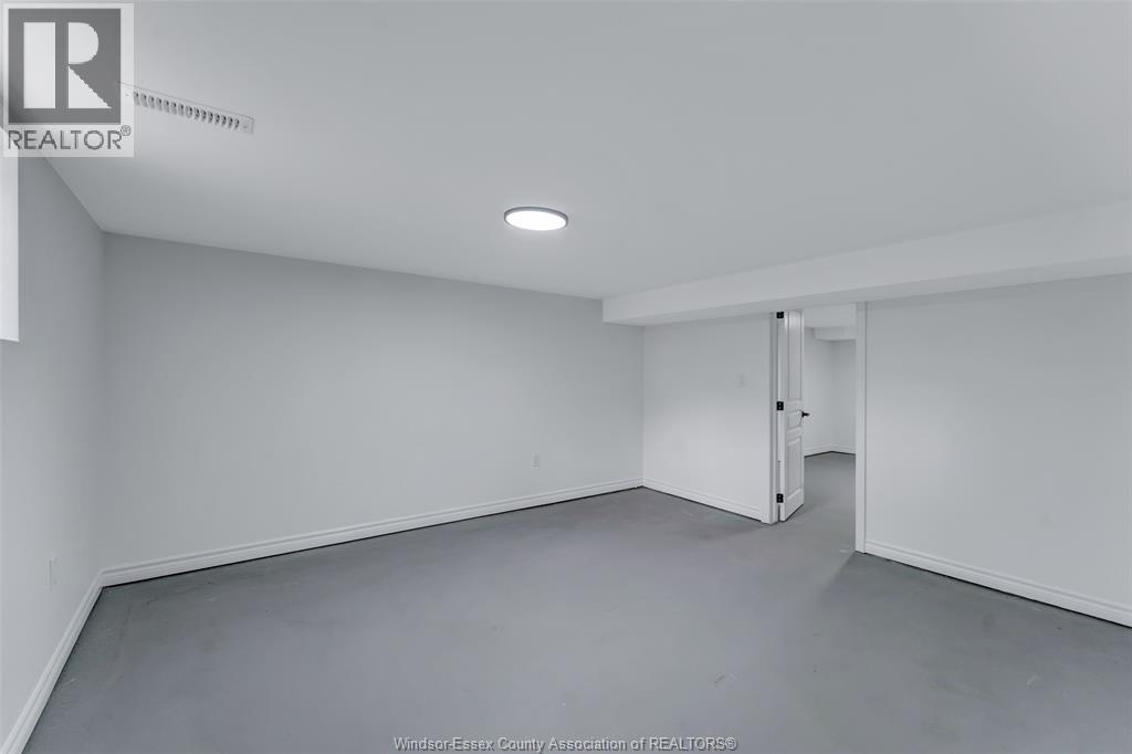 2390 PRINCESS AVENUE - 28