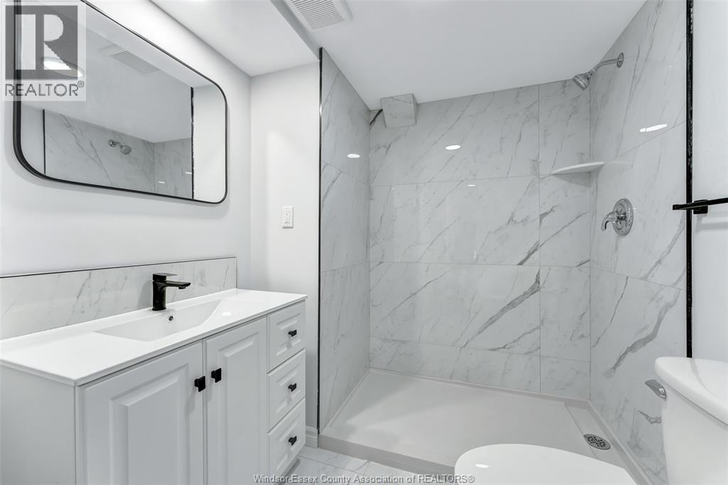 2390 PRINCESS AVENUE - 26