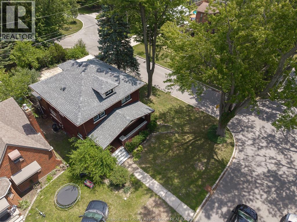 2390 PRINCESS AVENUE - 34