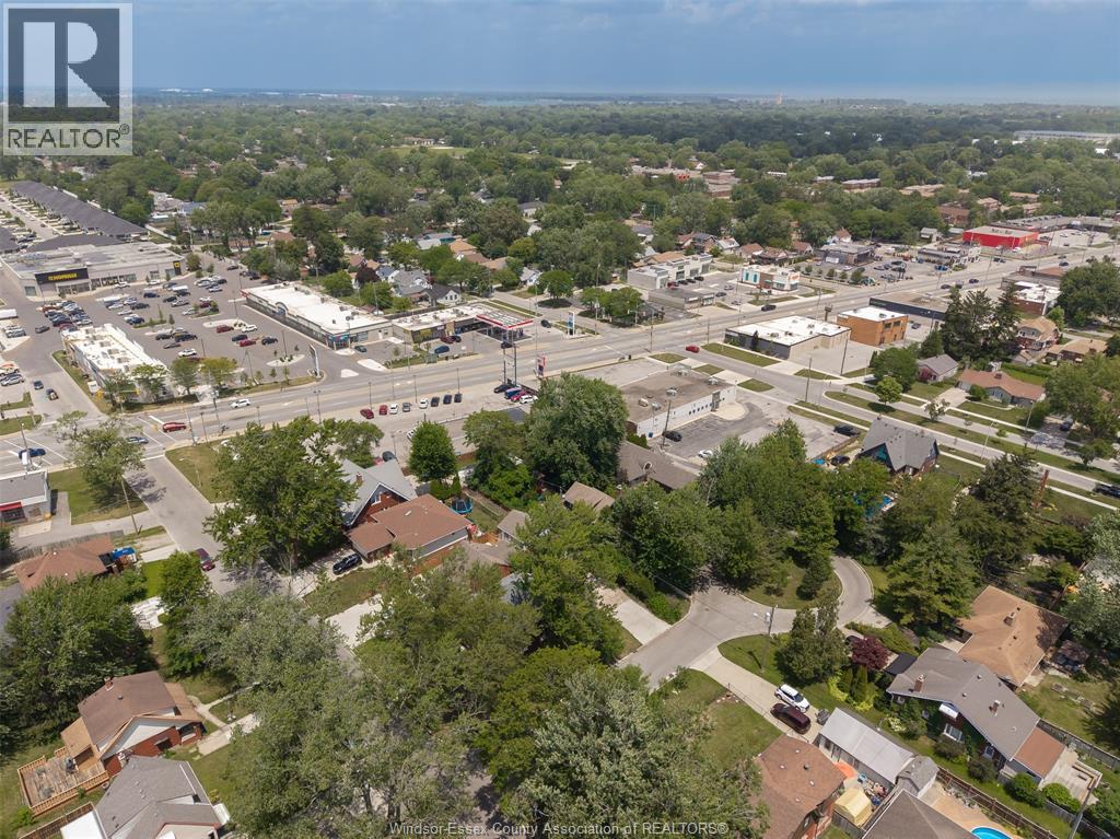 2390 PRINCESS AVENUE - 35