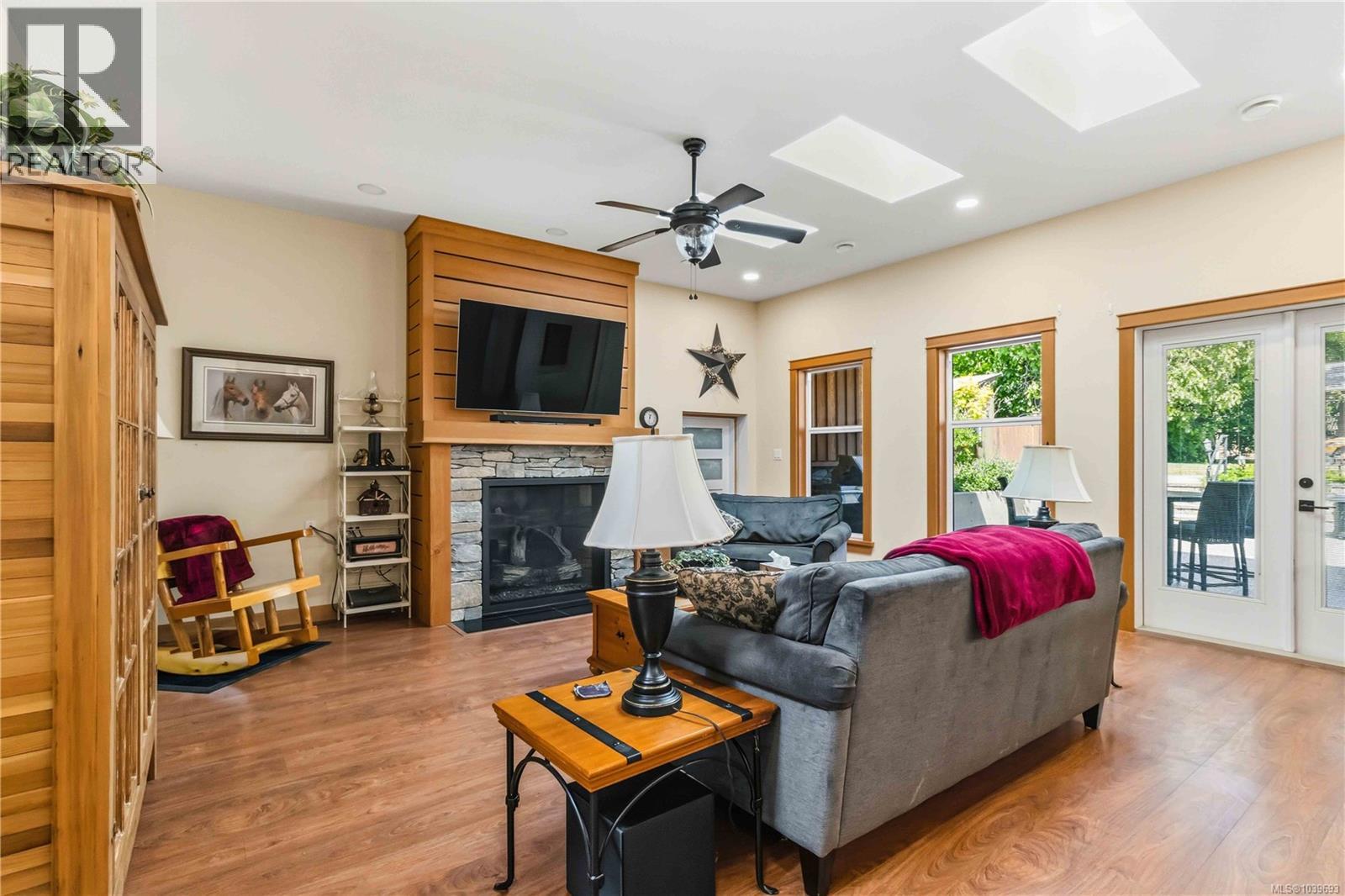 5480 Sooke Rd - 13