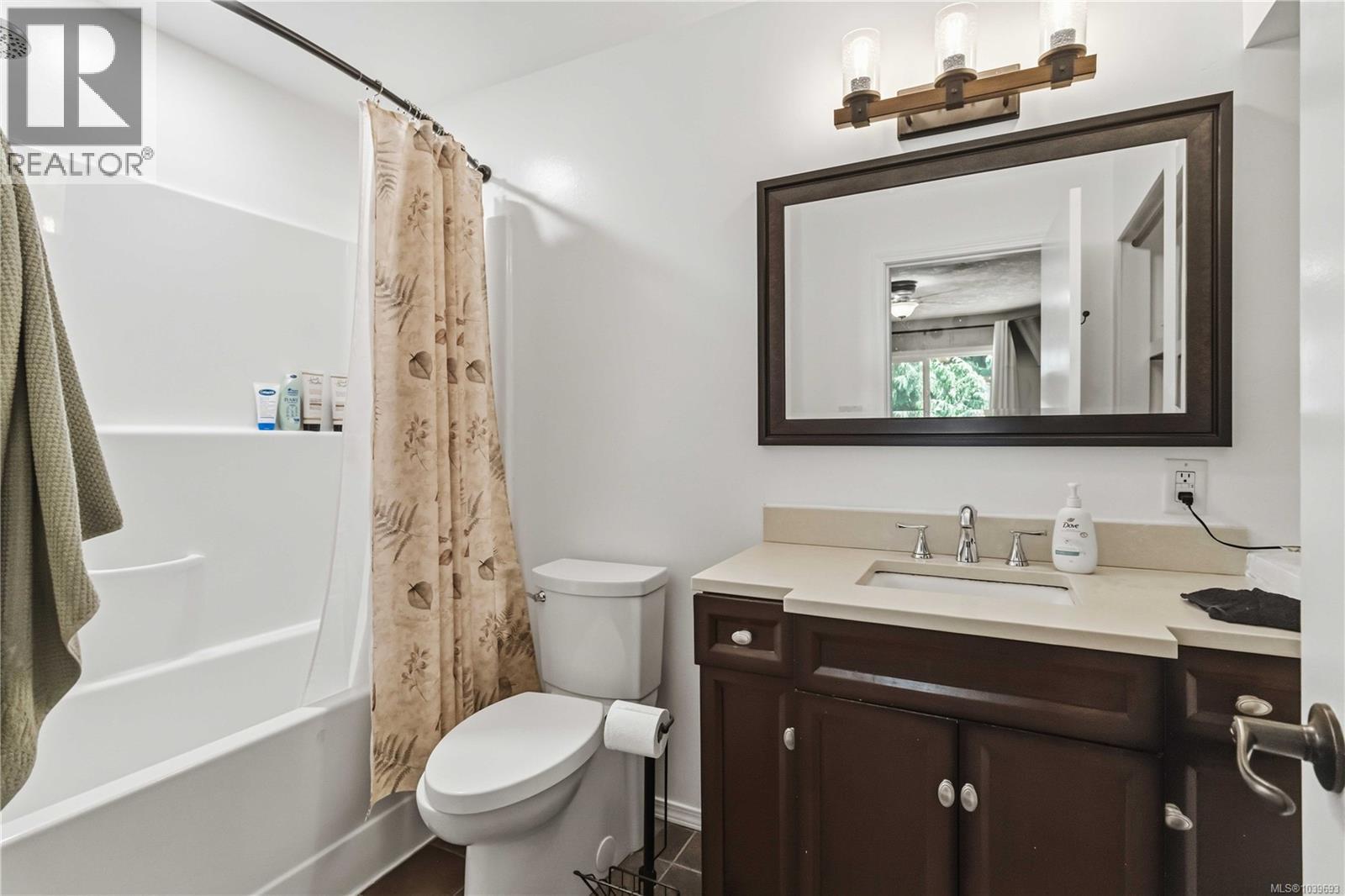 5480 Sooke Rd - 37