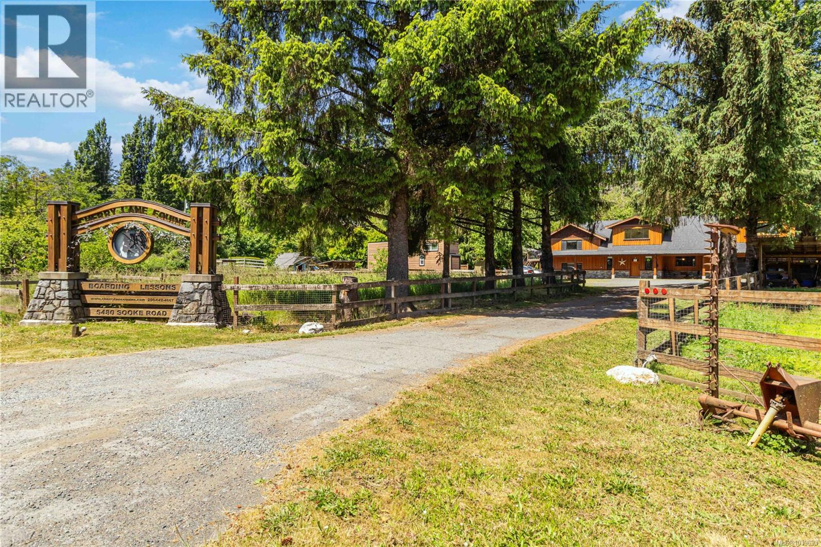 5480 Sooke Rd - 11