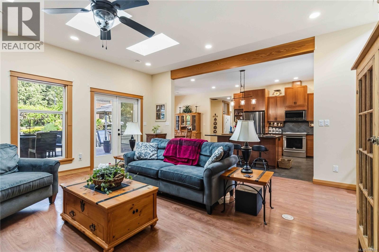 5480 Sooke Rd - 15