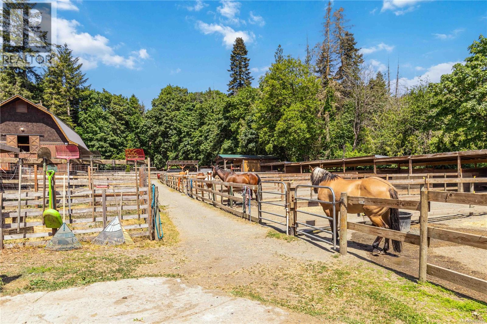 5480 Sooke Rd - 1