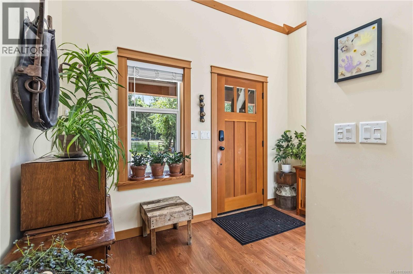 5480 Sooke Rd - 12