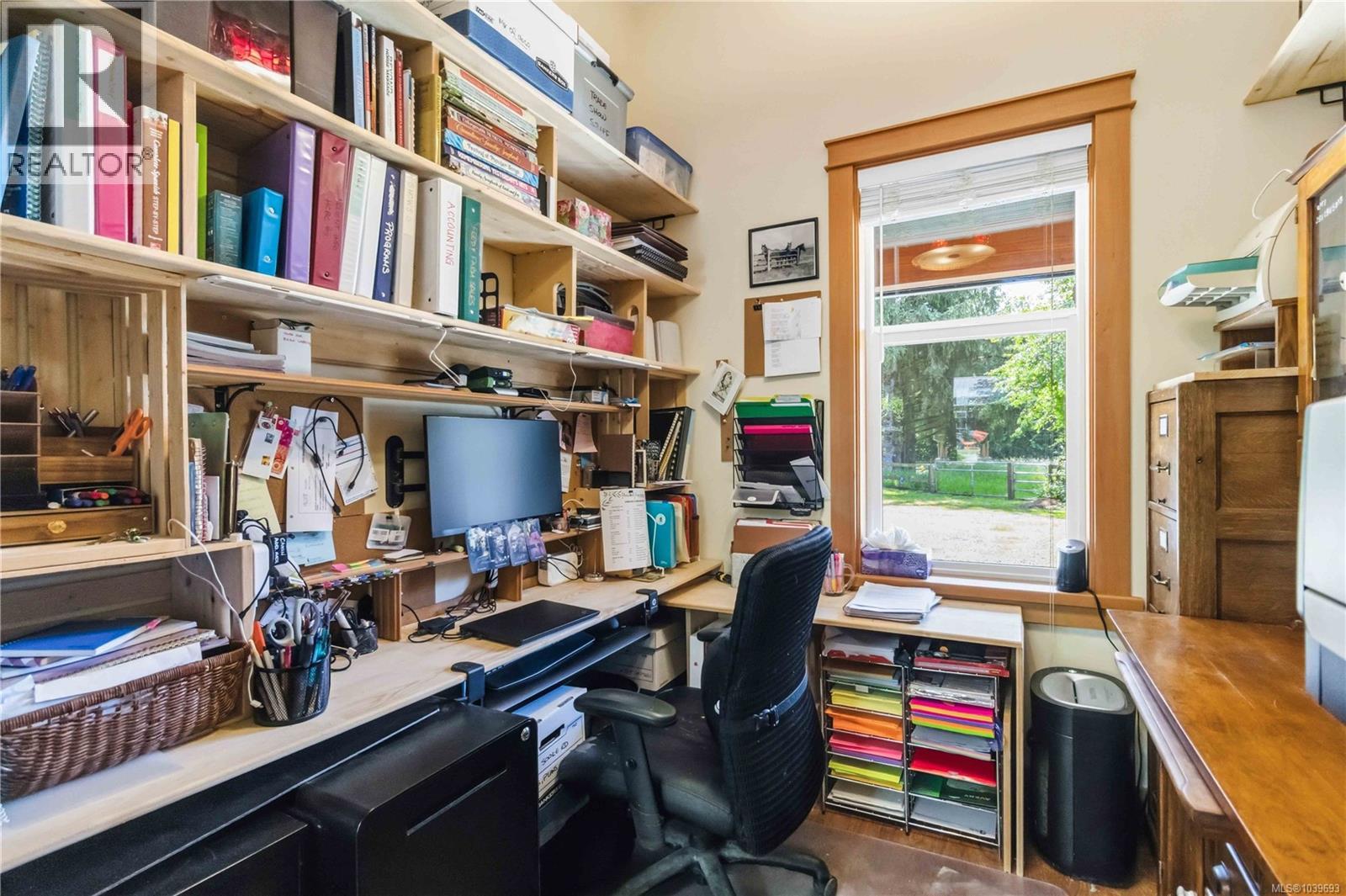 5480 Sooke Rd - 20