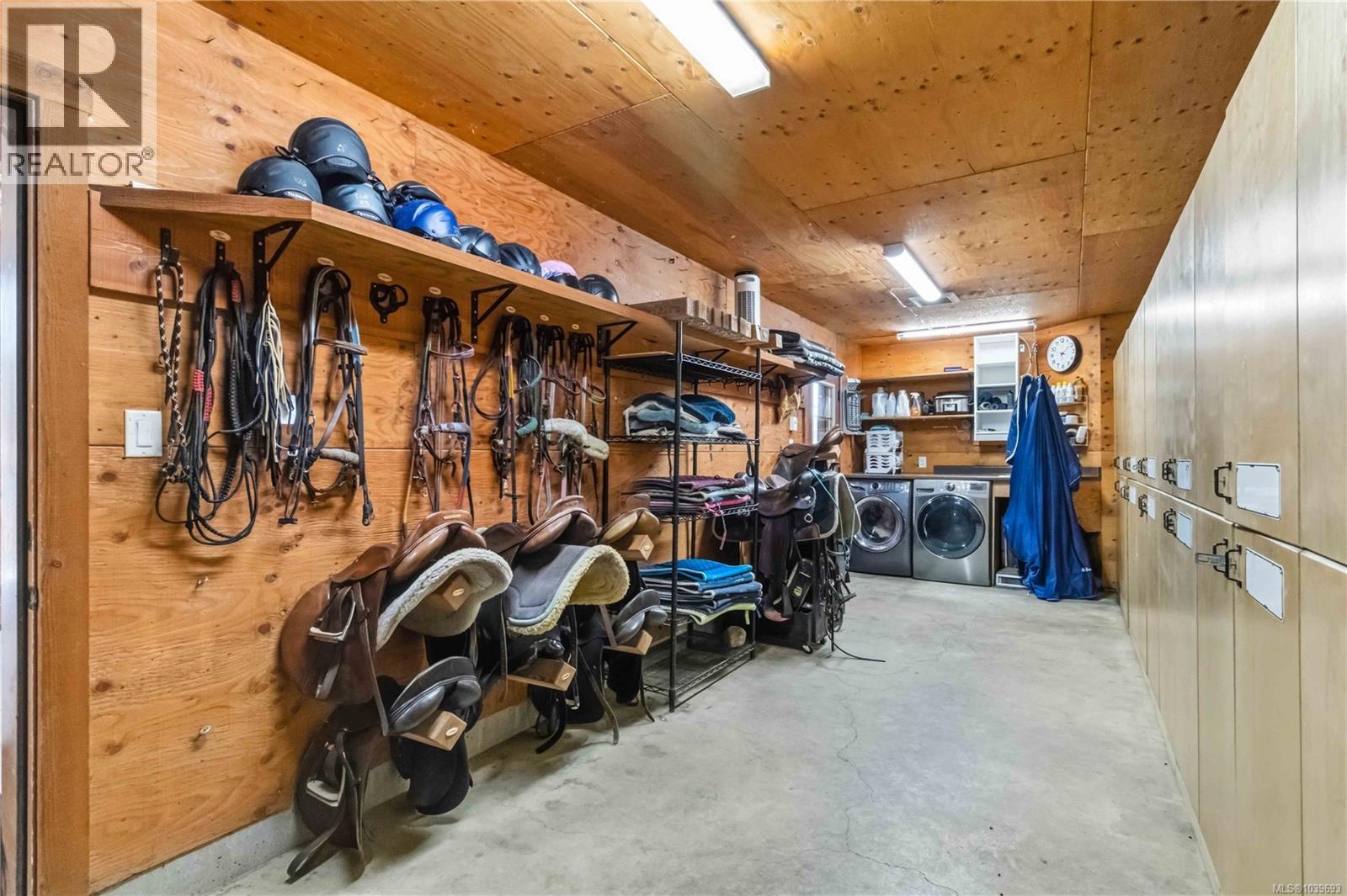 5480 Sooke Rd - 52