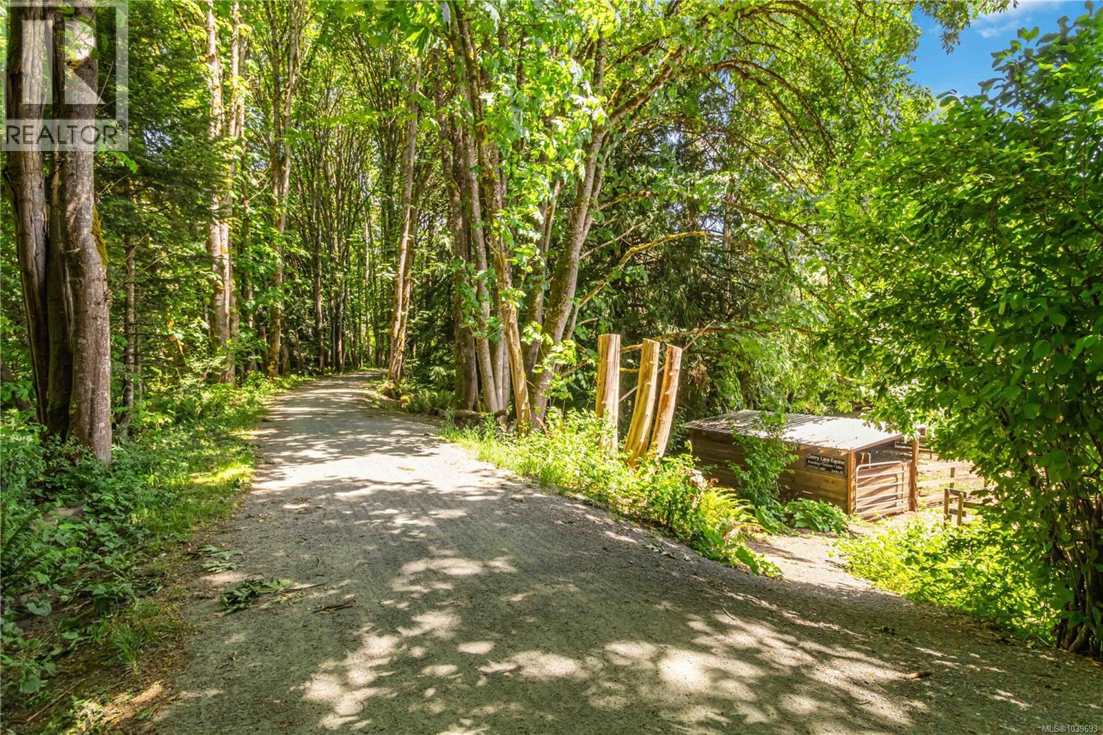 5480 Sooke Rd - 74