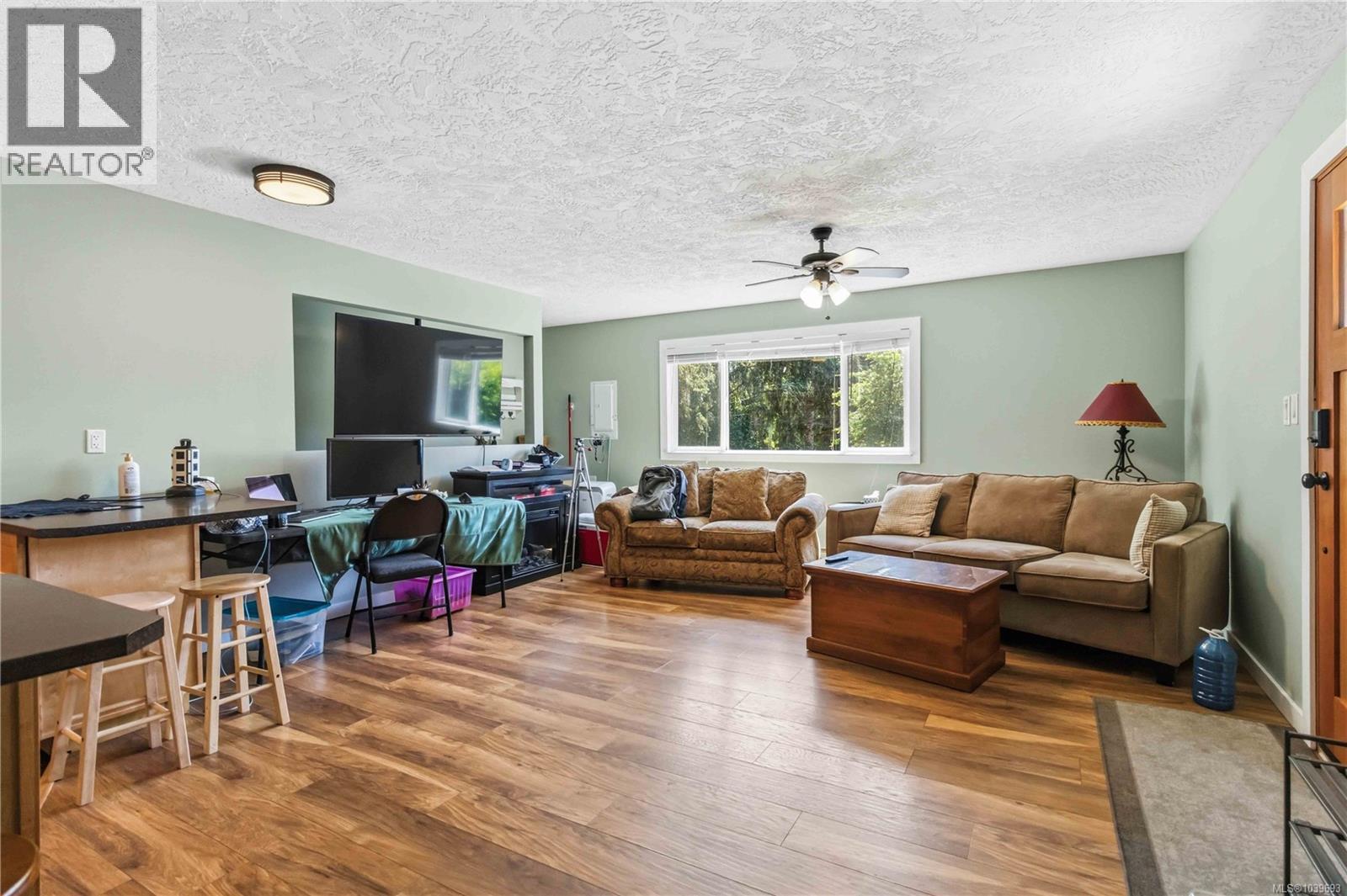 5480 Sooke Rd - 34