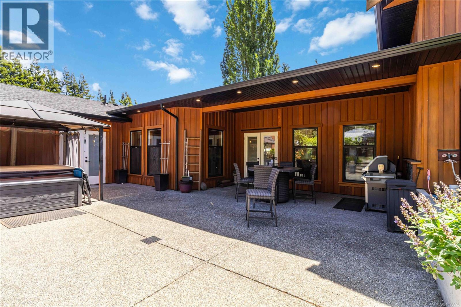 5480 Sooke Rd - 38