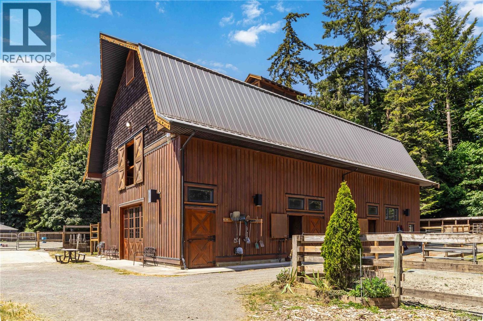 5480 Sooke Rd - 45