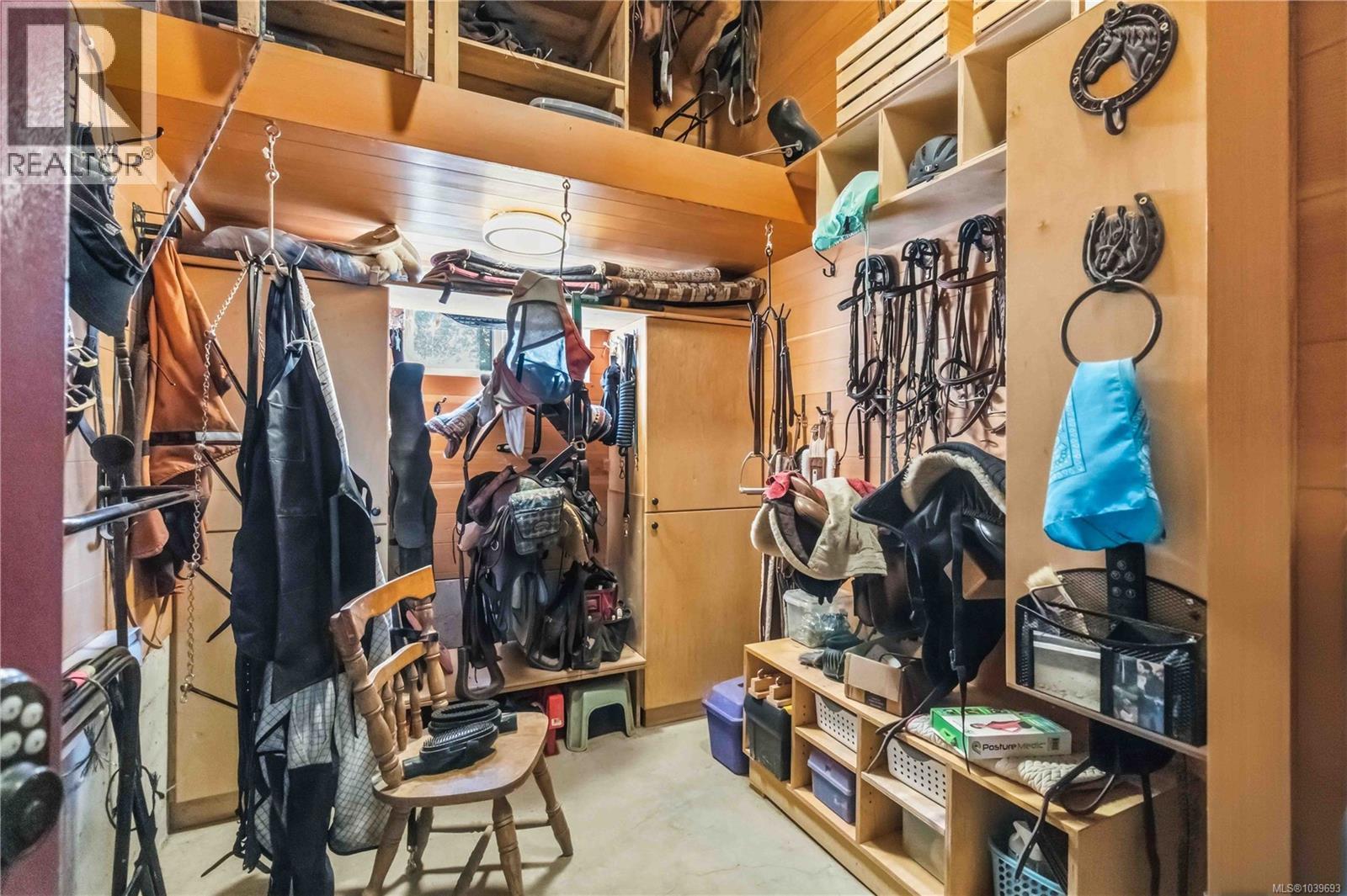 5480 Sooke Rd - 54