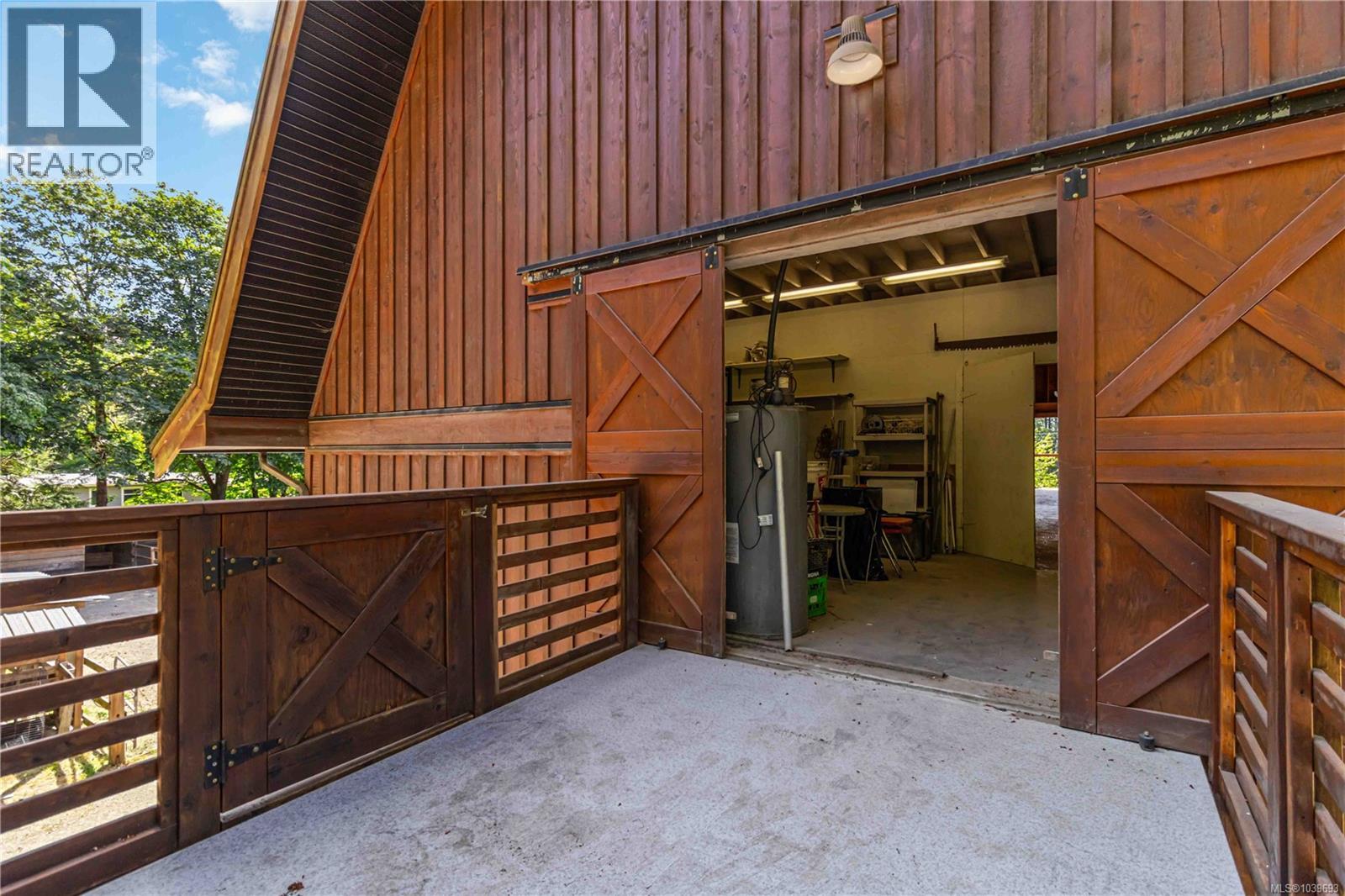 5480 Sooke Rd - 57