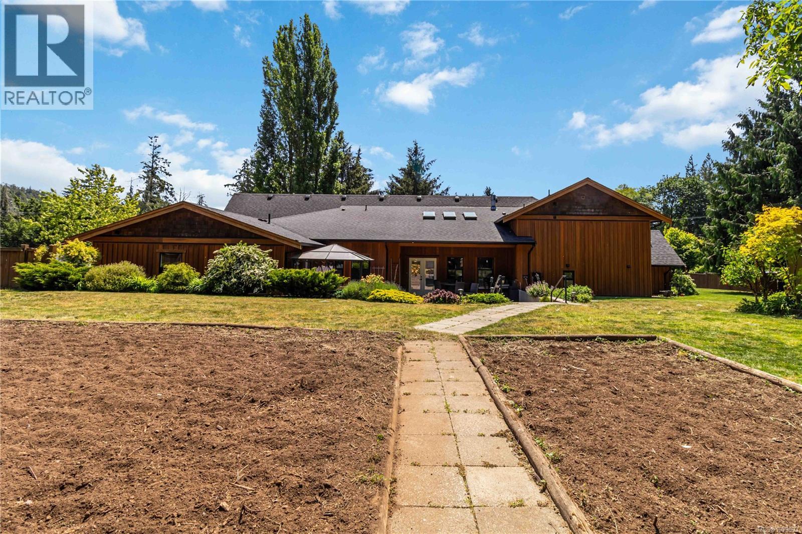 5480 Sooke Rd - 41