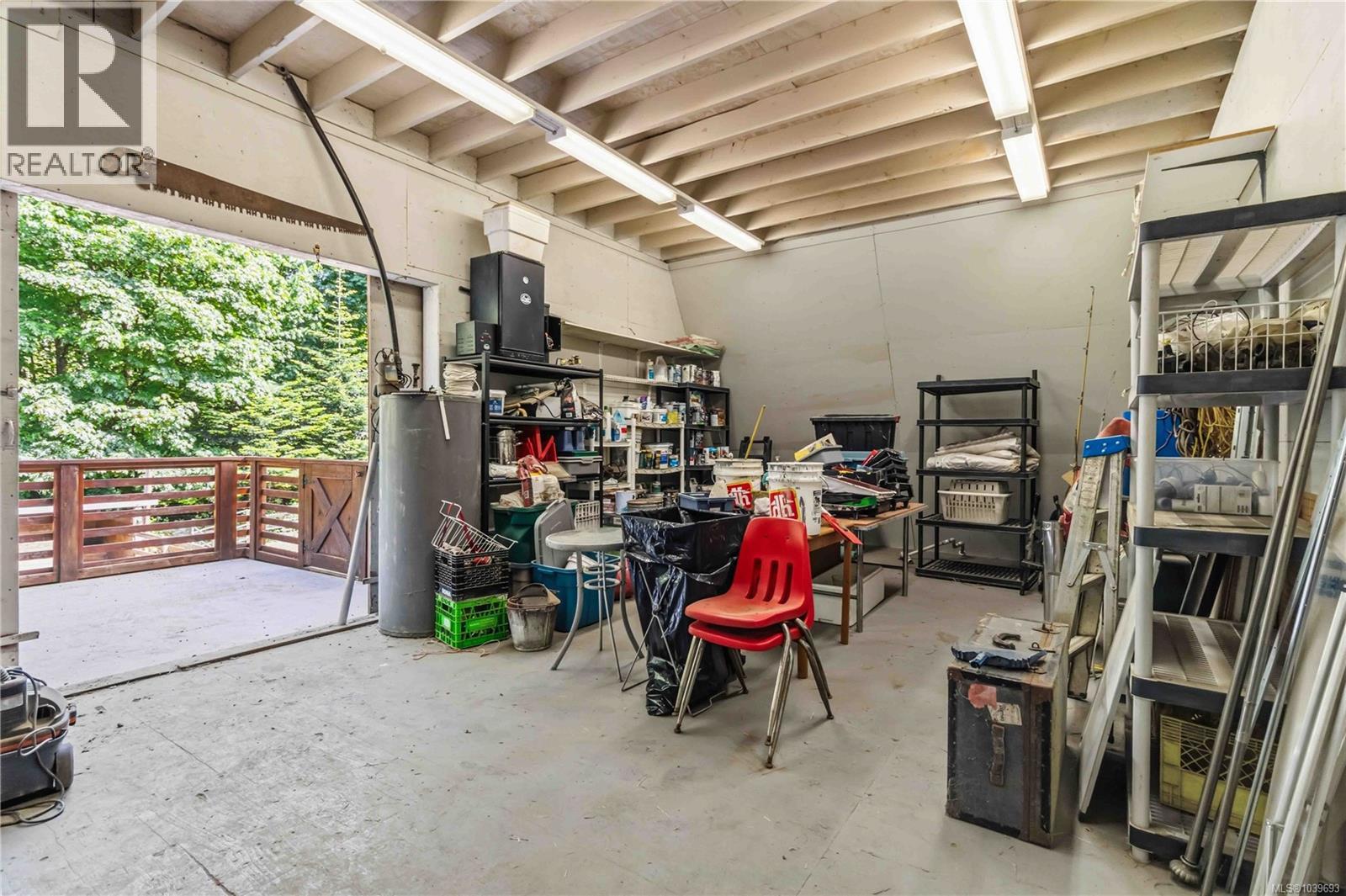 5480 Sooke Rd - 58