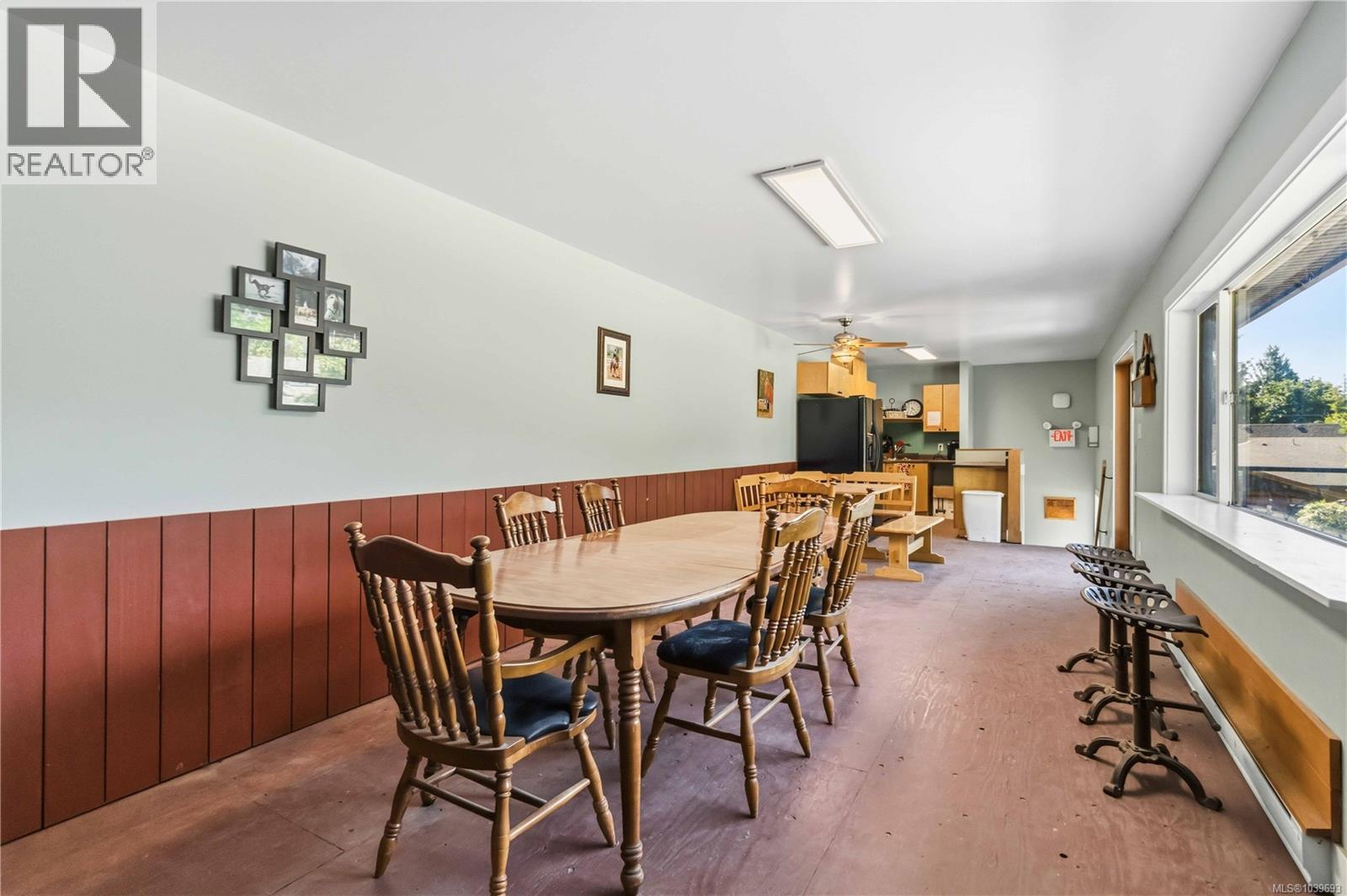 5480 Sooke Rd - 63