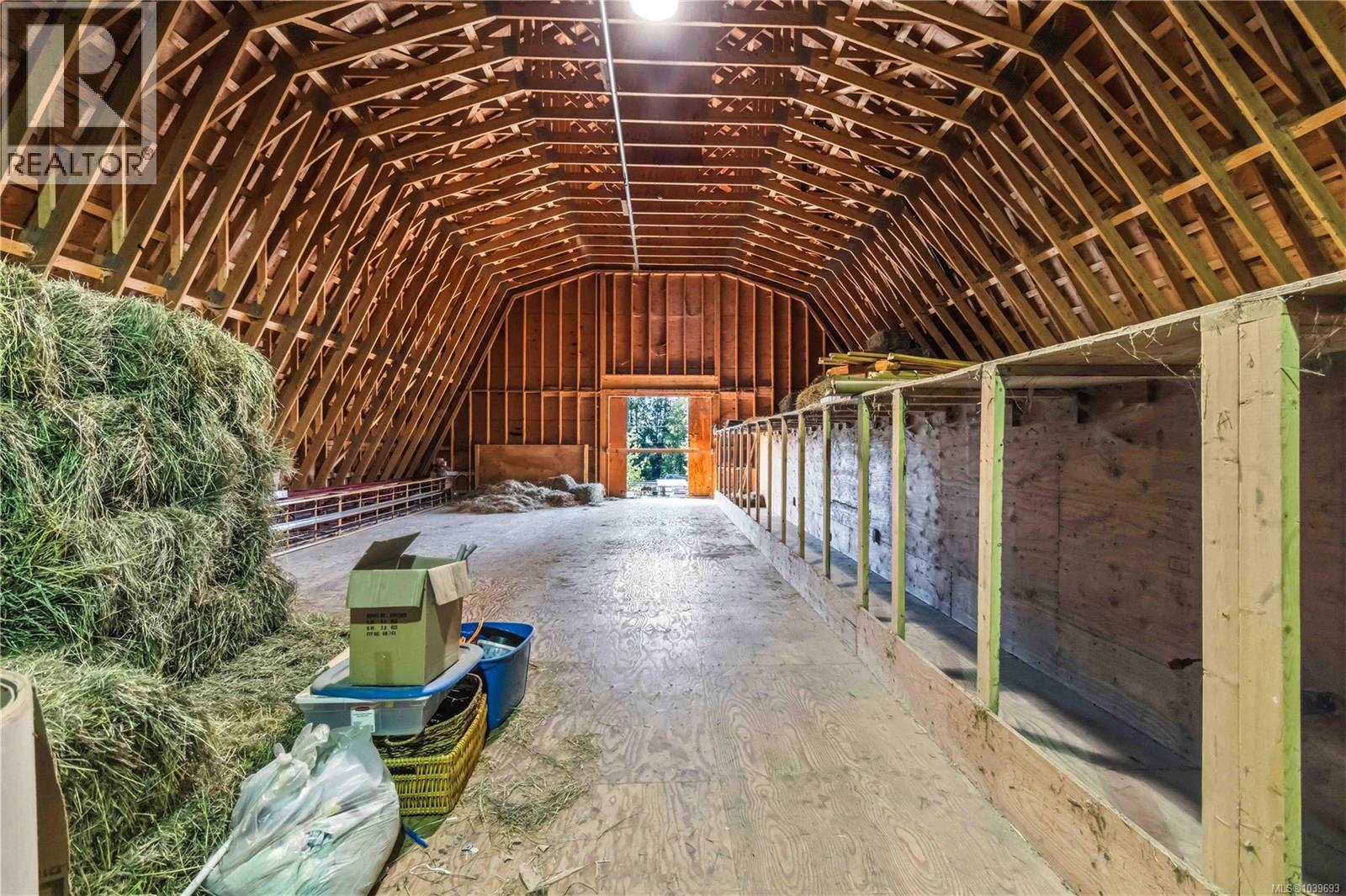 5480 Sooke Rd - 56