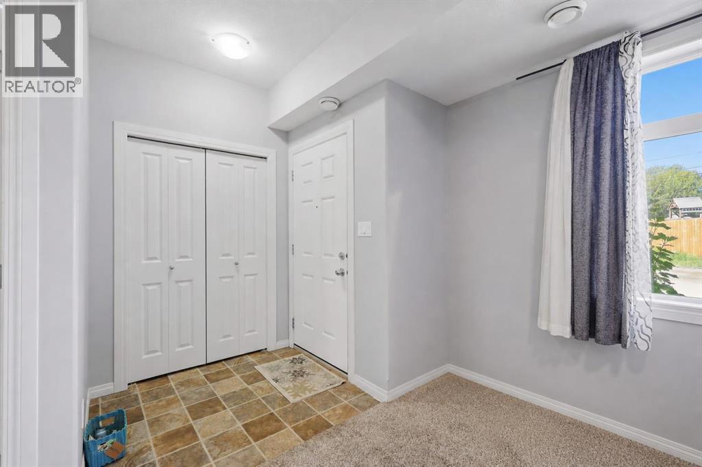 #303 639 Oak Street - 3
