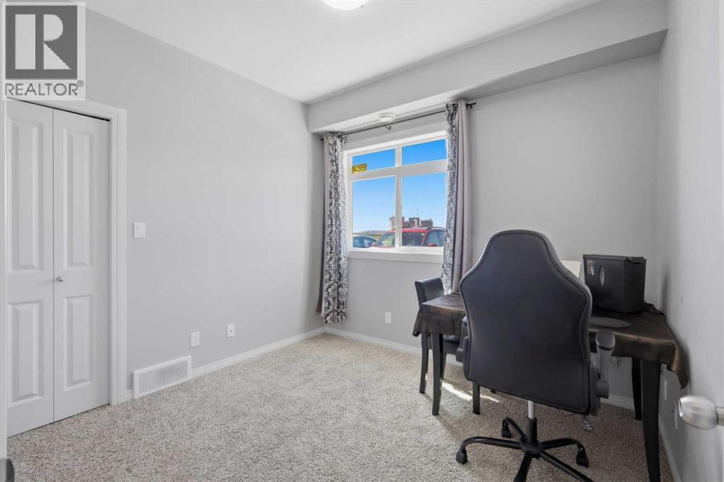 #303 639 Oak Street - 12