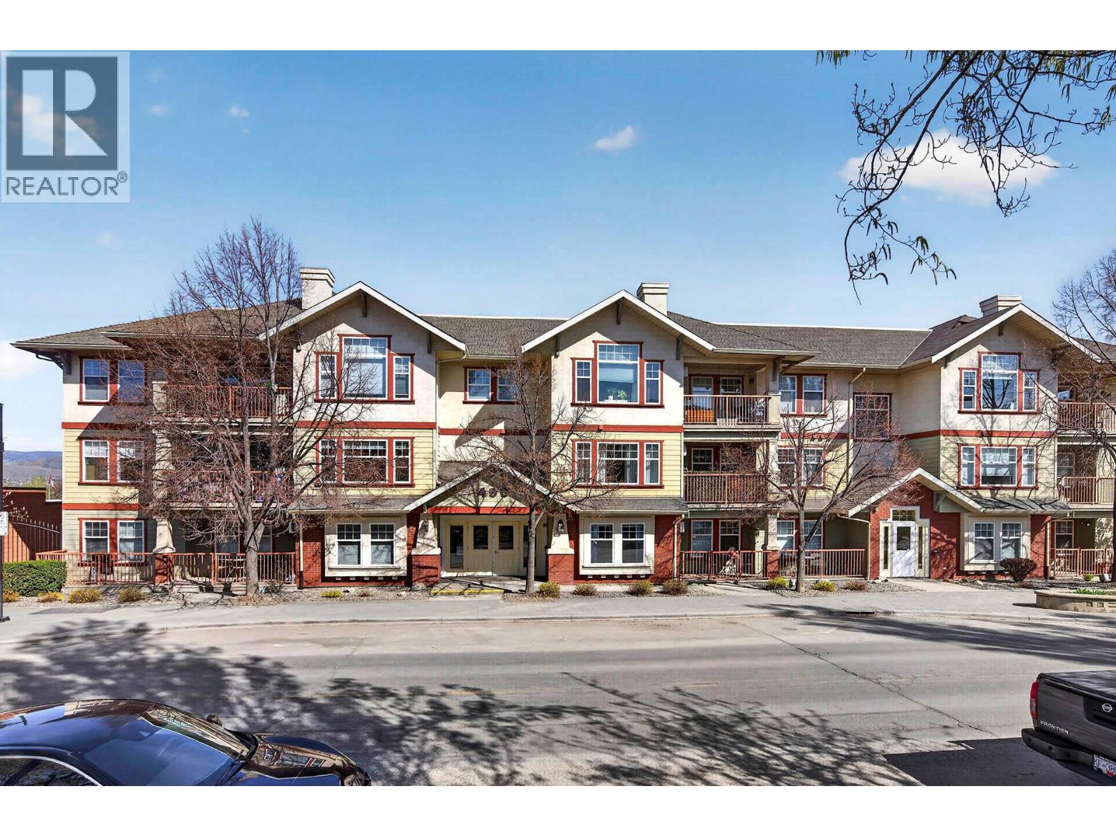 #209 490 Lorne Street - 1